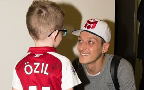 Mesut Özil named Rays of Sunshine ambassador