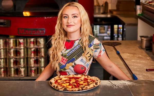 Amelia Dimoldenberg teams up with Yard Sale Pizza