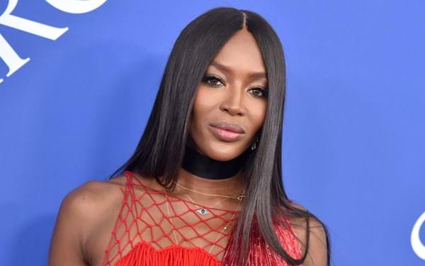 Naomi Campbell signs to Models 1